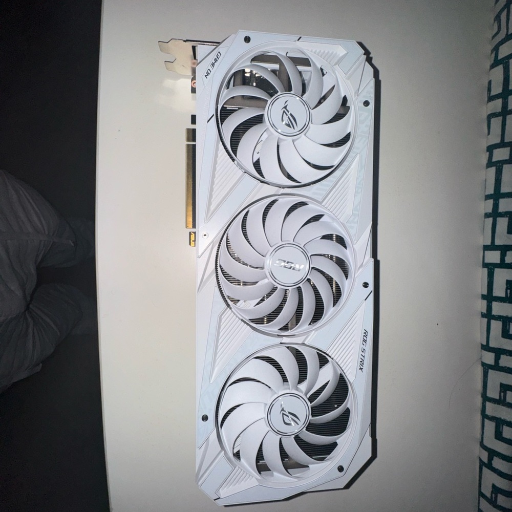 3090 24gb rog strix white Graphics card GPU